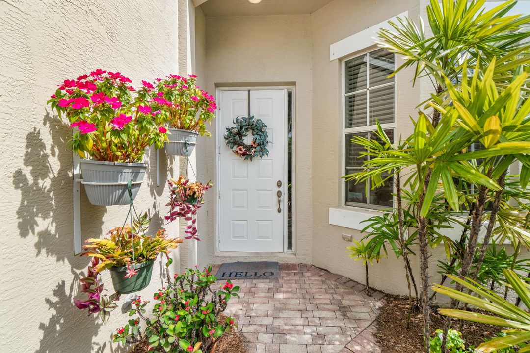 For Sale: $460,000 (3 beds, 2 baths, 1813 Square Feet)