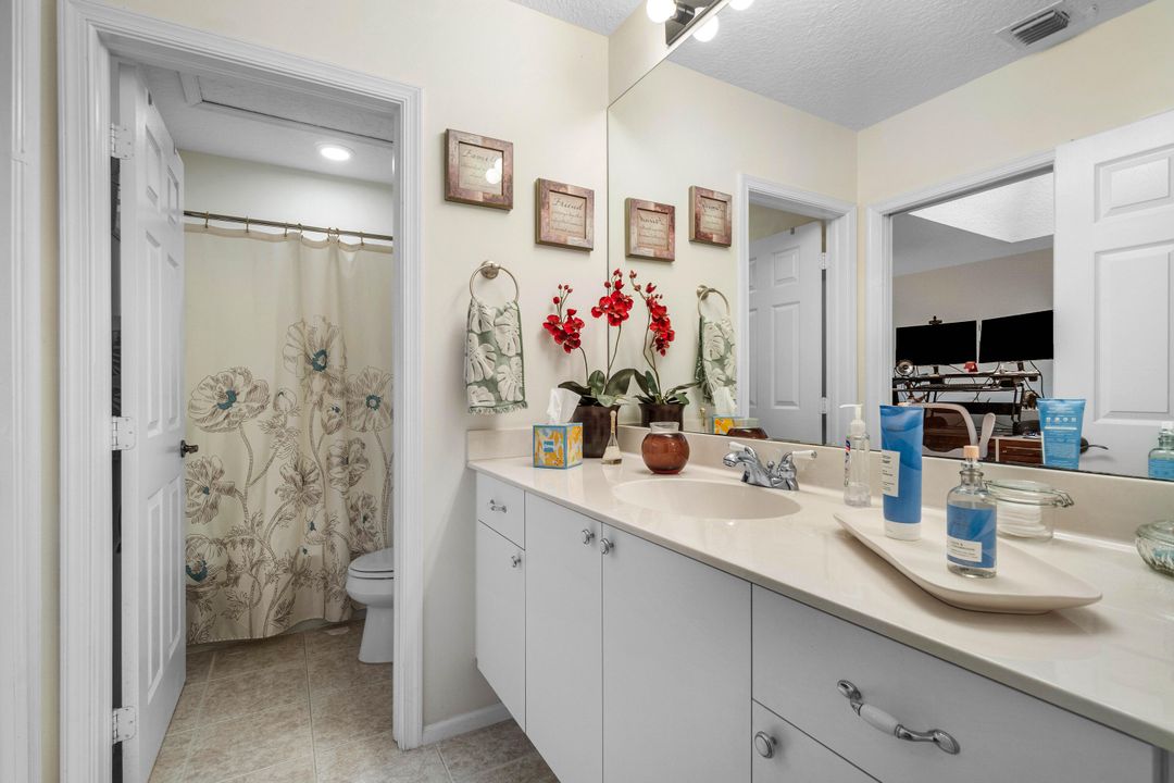 For Sale: $460,000 (3 beds, 2 baths, 1813 Square Feet)