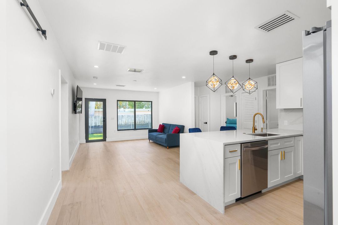 На продажу: $1,130,000 (0 спален, 0 ванн, 2268 Квадратных фут)