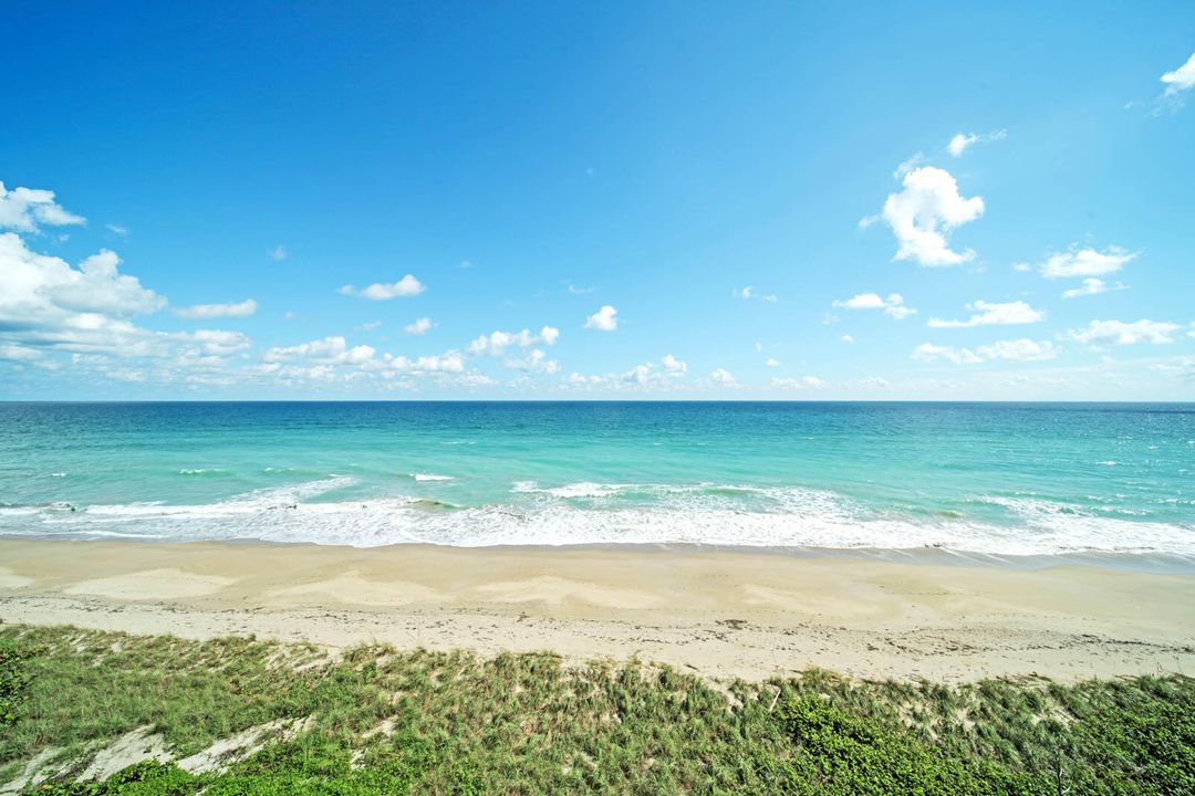 Active With Contract: $418,000 (2 beds, 2 baths, 1053 Square Feet)