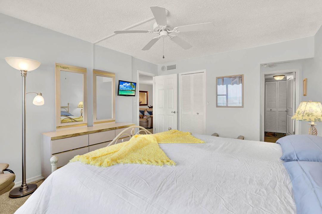 Active With Contract: $418,000 (2 beds, 2 baths, 1053 Square Feet)