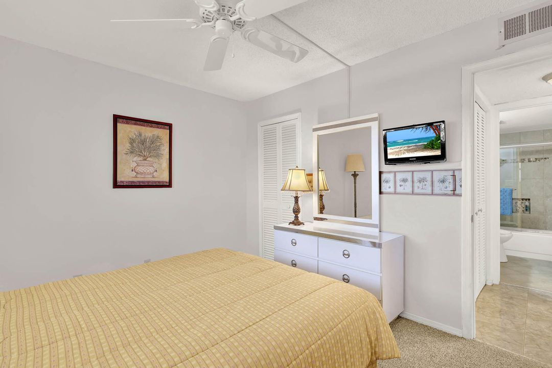 Active With Contract: $418,000 (2 beds, 2 baths, 1053 Square Feet)