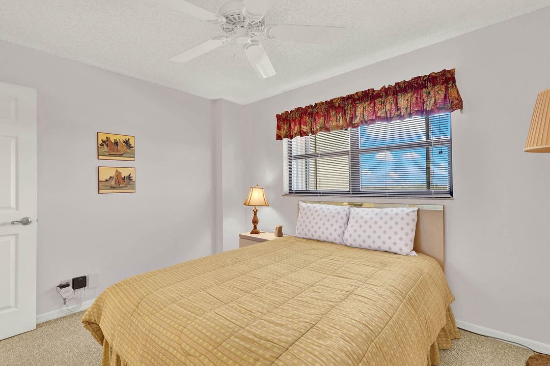 Active With Contract: $418,000 (2 beds, 2 baths, 1053 Square Feet)