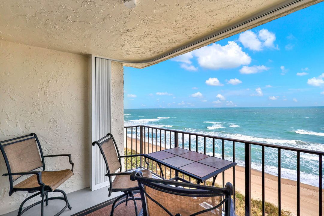 Active With Contract: $418,000 (2 beds, 2 baths, 1053 Square Feet)