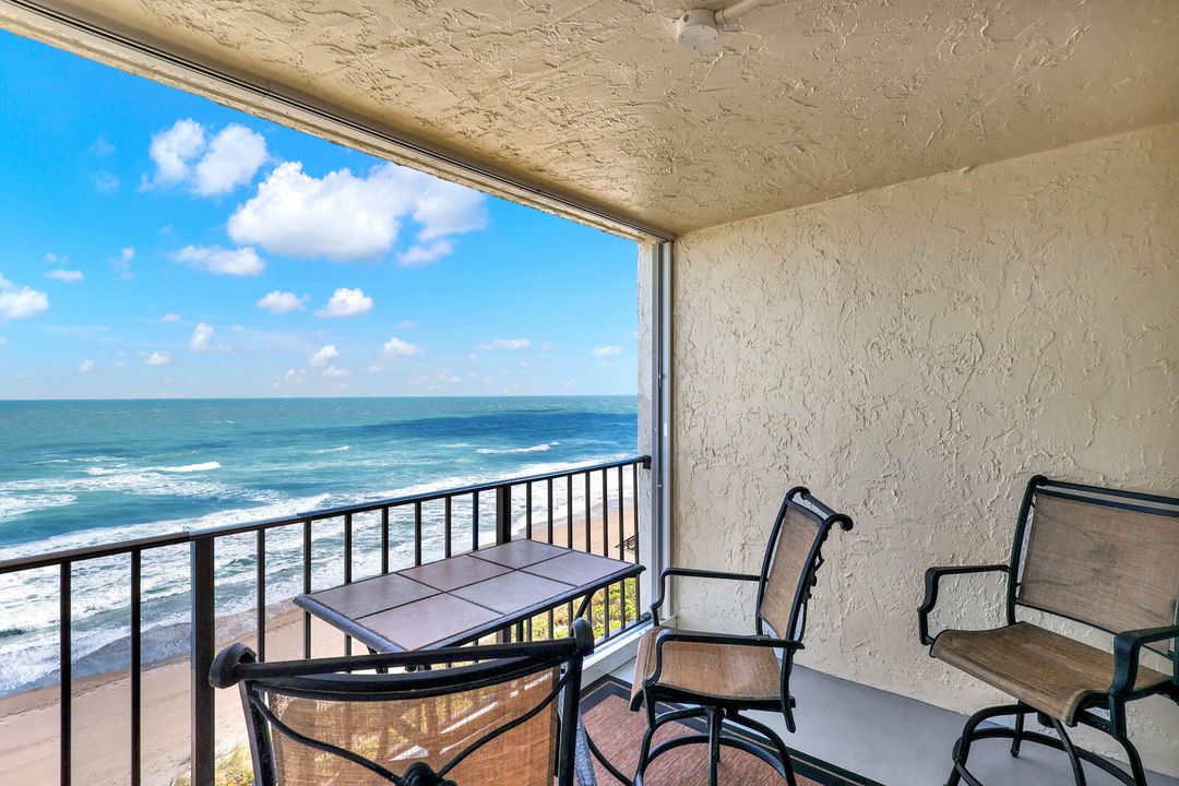 Active With Contract: $418,000 (2 beds, 2 baths, 1053 Square Feet)