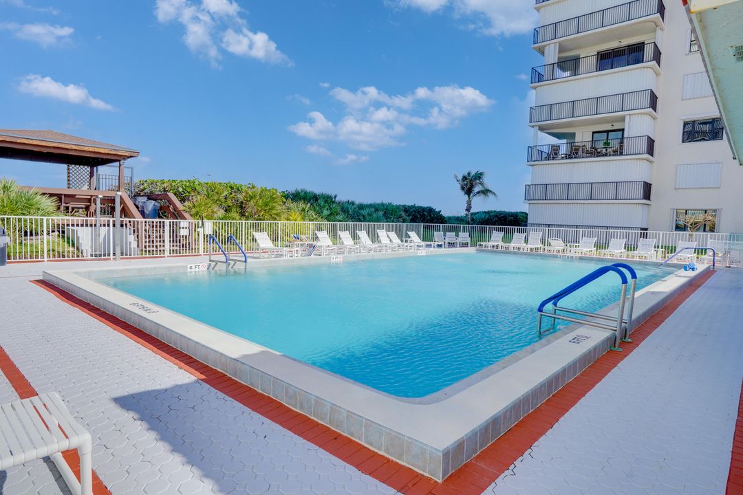 Active With Contract: $418,000 (2 beds, 2 baths, 1053 Square Feet)