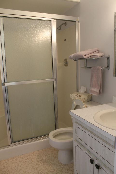 For Sale: $124,500 (2 beds, 2 baths, 1014 Square Feet)