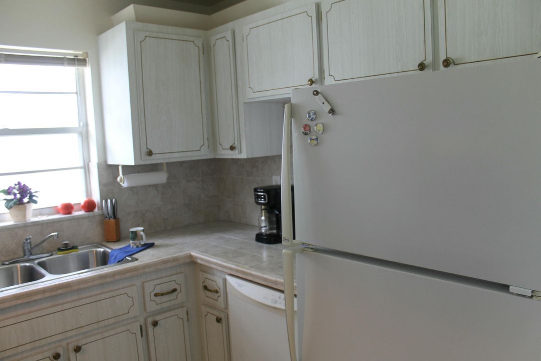 For Sale: $124,500 (2 beds, 2 baths, 1014 Square Feet)