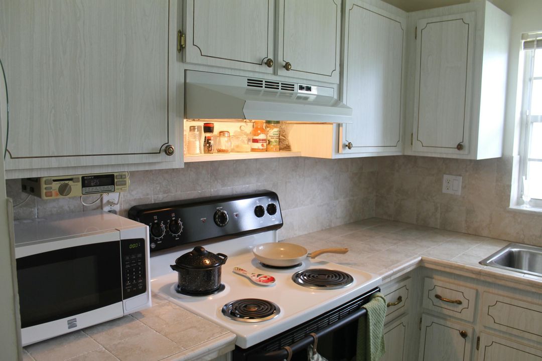 For Sale: $124,500 (2 beds, 2 baths, 1014 Square Feet)