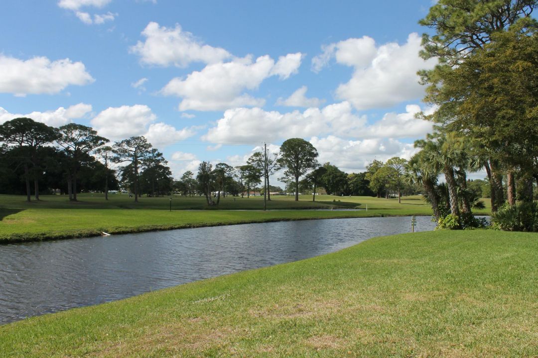 For Sale: $124,500 (2 beds, 2 baths, 1014 Square Feet)