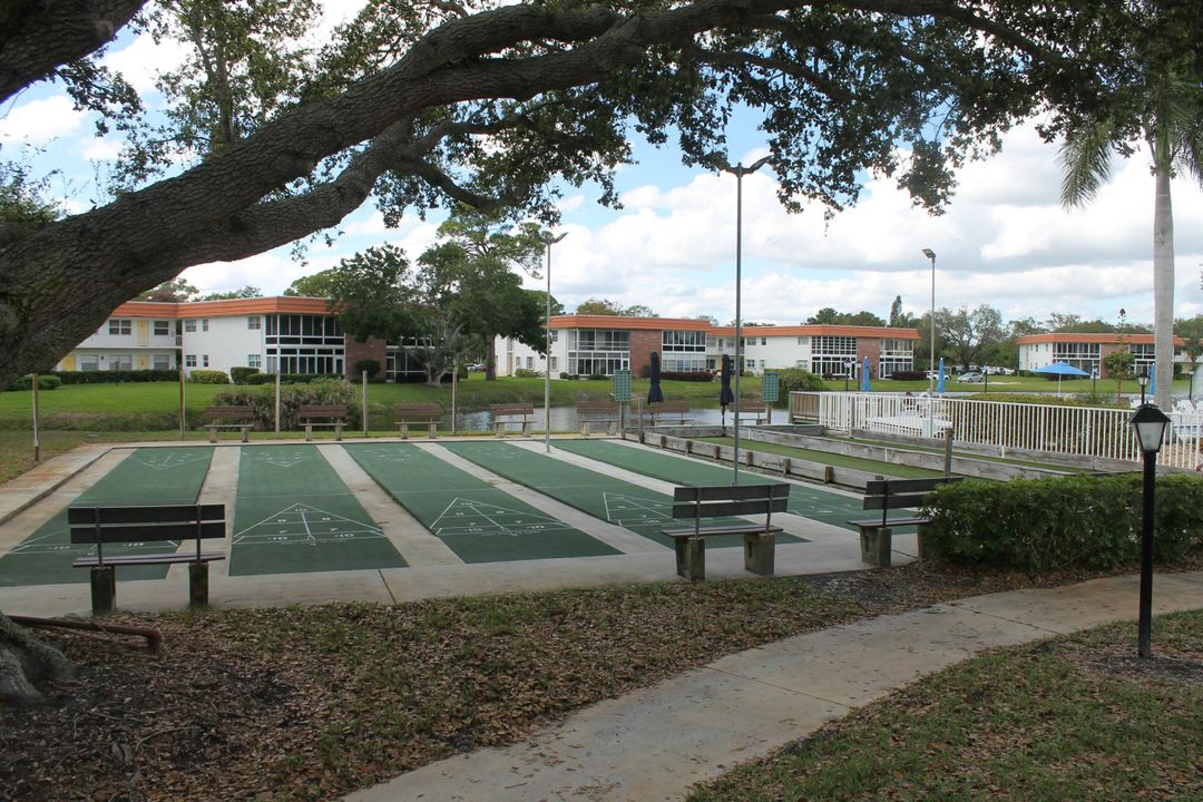 For Sale: $124,500 (2 beds, 2 baths, 1014 Square Feet)