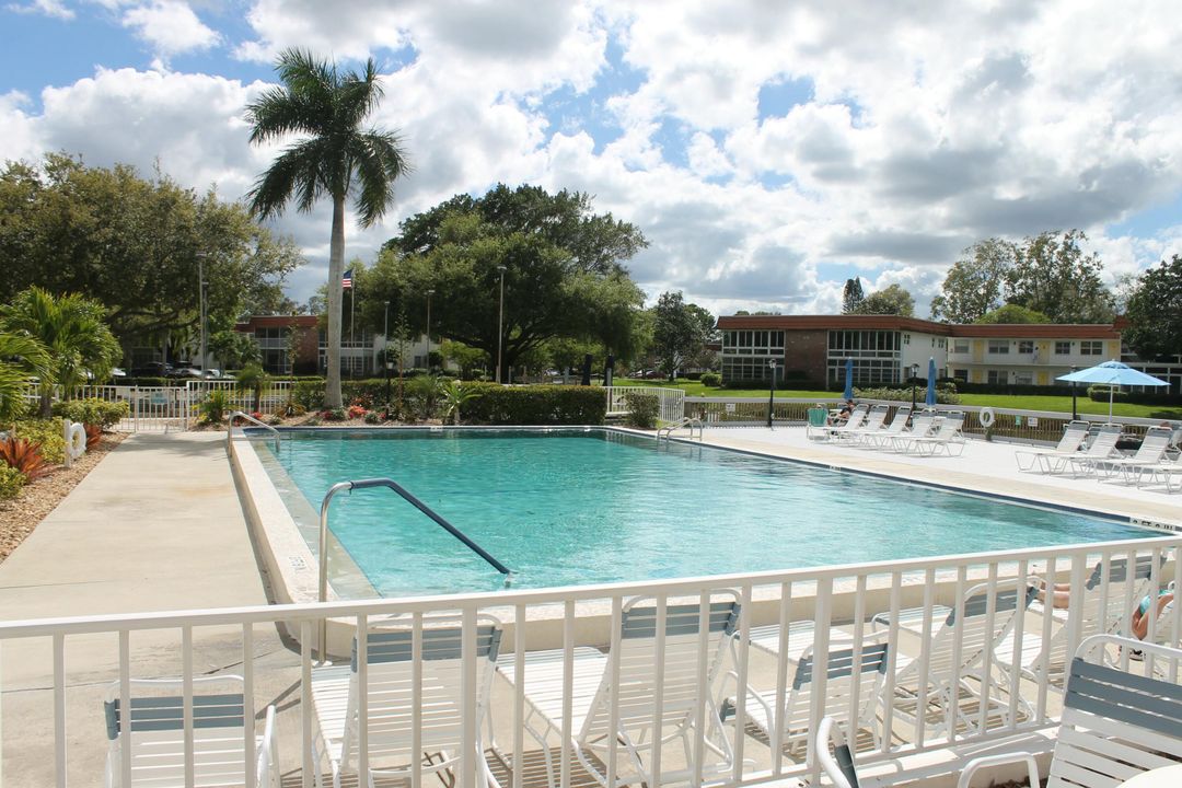 For Sale: $124,500 (2 beds, 2 baths, 1014 Square Feet)