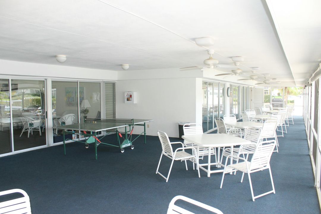 For Sale: $124,500 (2 beds, 2 baths, 1014 Square Feet)