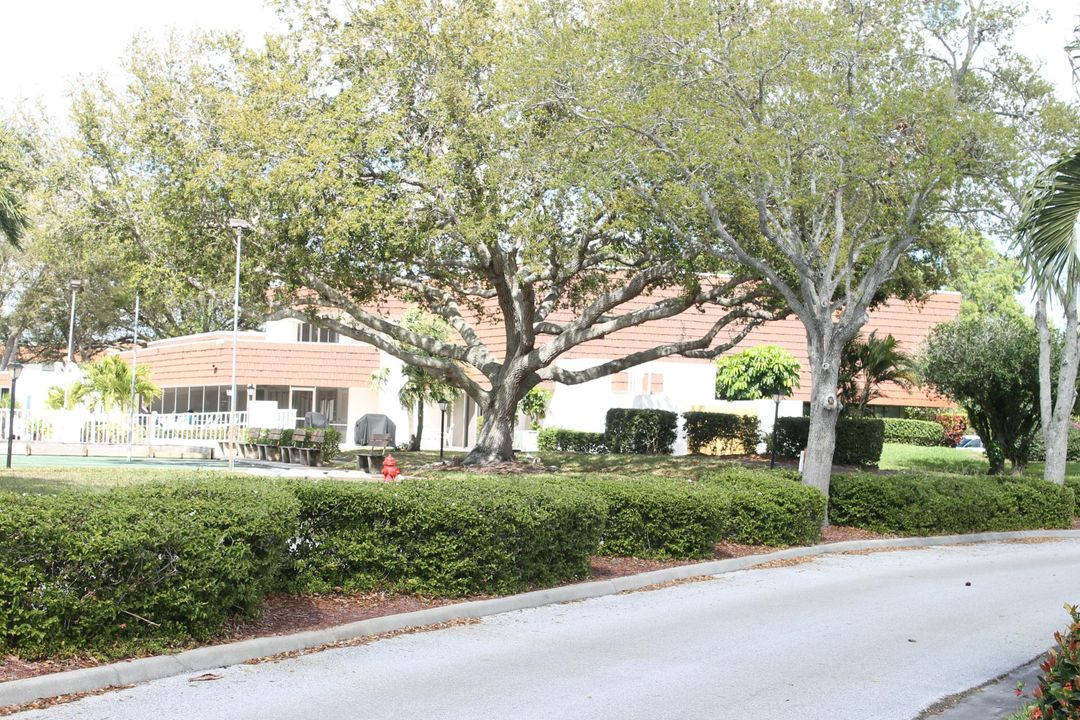 For Sale: $124,500 (2 beds, 2 baths, 1014 Square Feet)