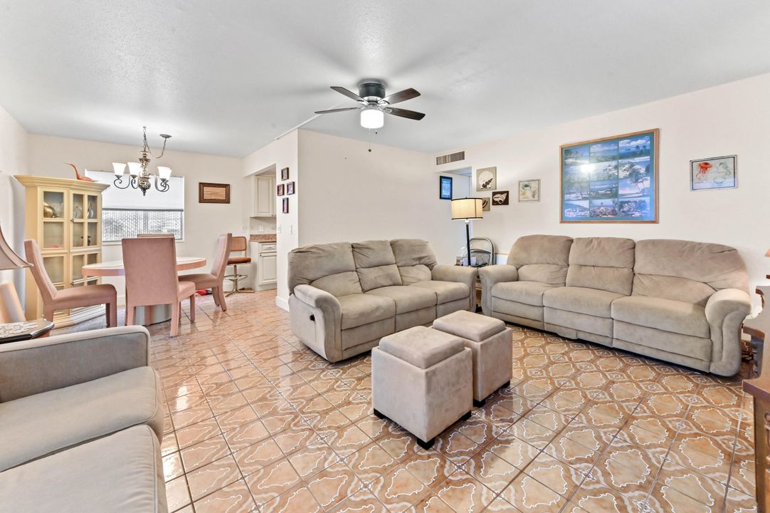 Active With Contract: $89,000 (2 beds, 2 baths, 880 Square Feet)