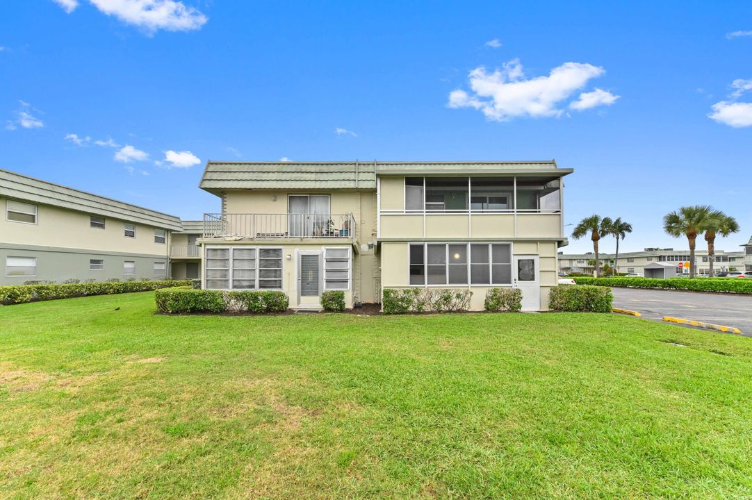 Active With Contract: $89,000 (2 beds, 2 baths, 880 Square Feet)