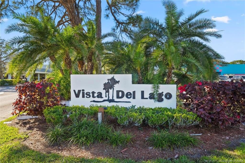 For Sale: $124,900 (1 beds, 1 baths, 747 Square Feet)