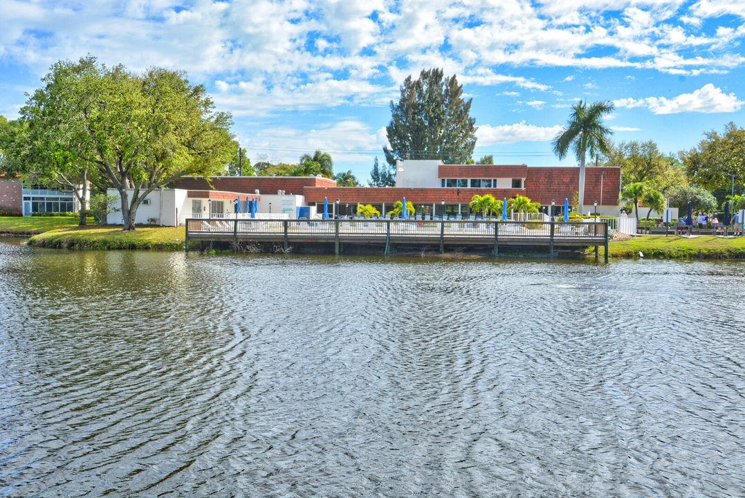 待售: $129,900 (1 贝兹, 1 浴室, 747 平方英尺)