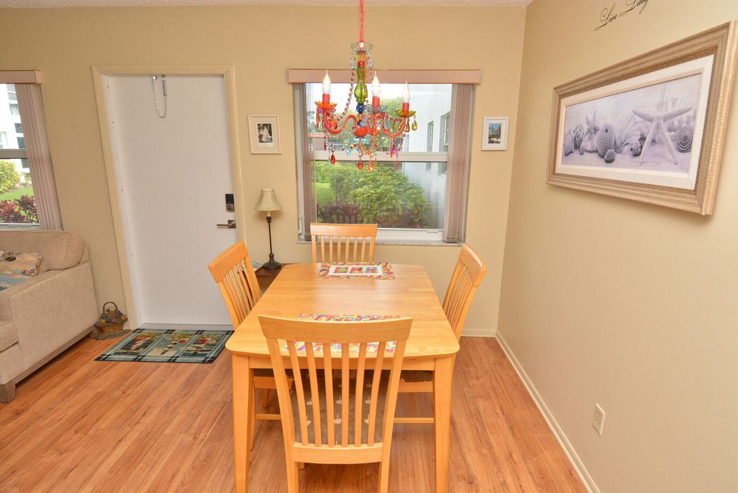 待售: $129,900 (1 贝兹, 1 浴室, 747 平方英尺)