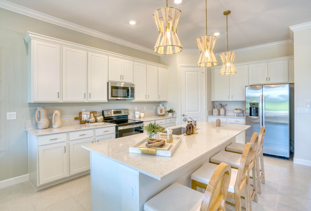 Activo con contrato: $429,950 (3 camas, 2 baños, 2325 Pies cuadrados)