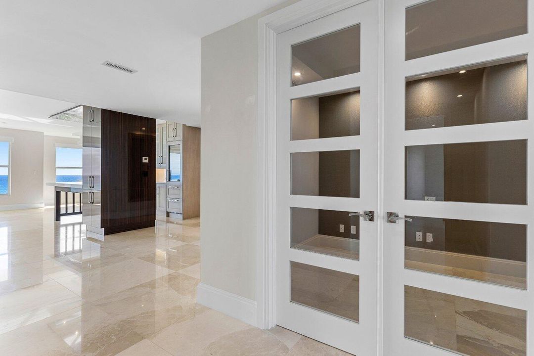 合同活跃: $2,999,999 (3 贝兹, 3 浴室, 2748 平方英尺)