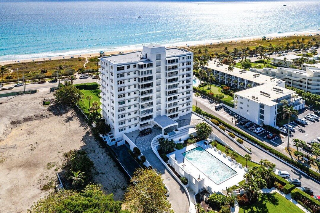 合同活跃: $2,999,999 (3 贝兹, 3 浴室, 2748 平方英尺)