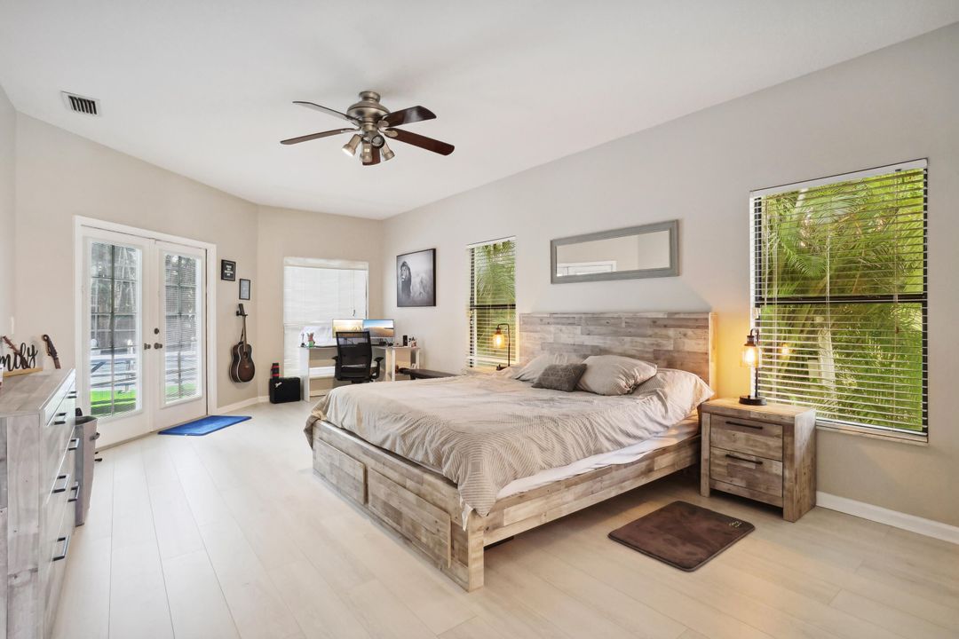 Под контрактом: $8,000 (4 спален, 3 ванн, 2356 Квадратных фут)