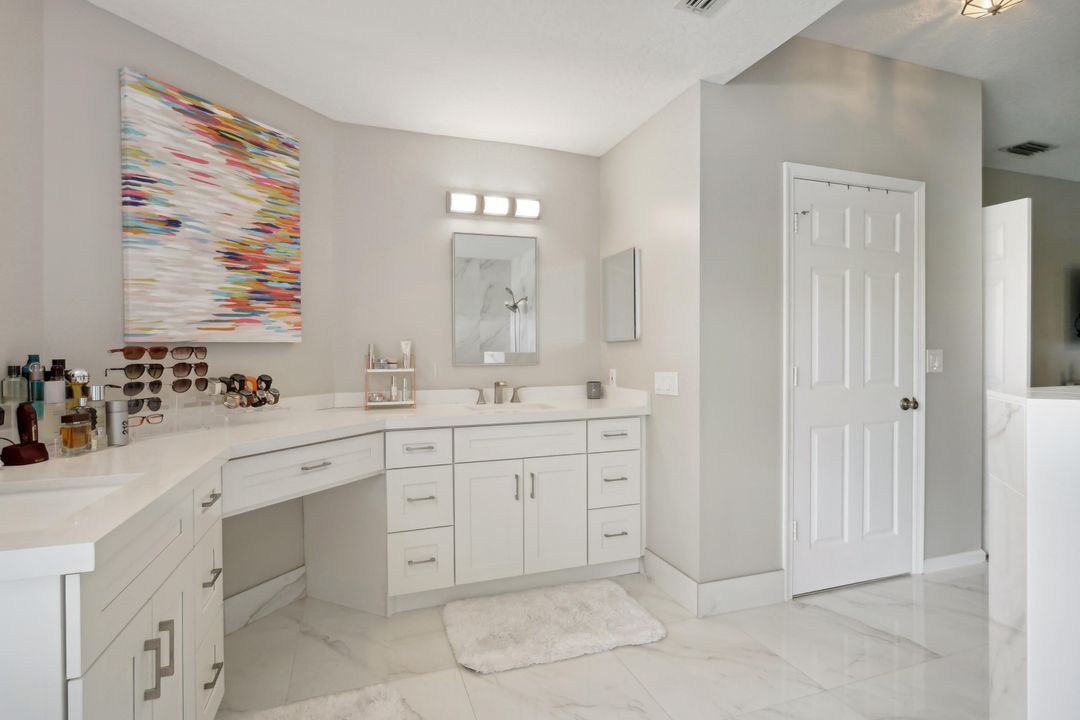 Под контрактом: $8,000 (4 спален, 3 ванн, 2356 Квадратных фут)