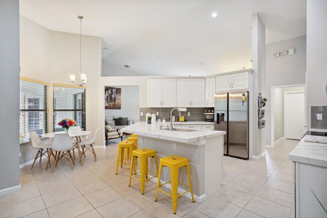 Под контрактом: $8,000 (4 спален, 3 ванн, 2356 Квадратных фут)