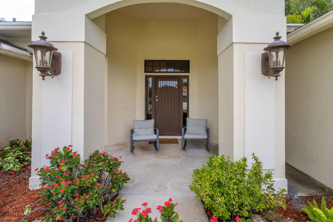 Под контрактом: $8,000 (4 спален, 3 ванн, 2356 Квадратных фут)