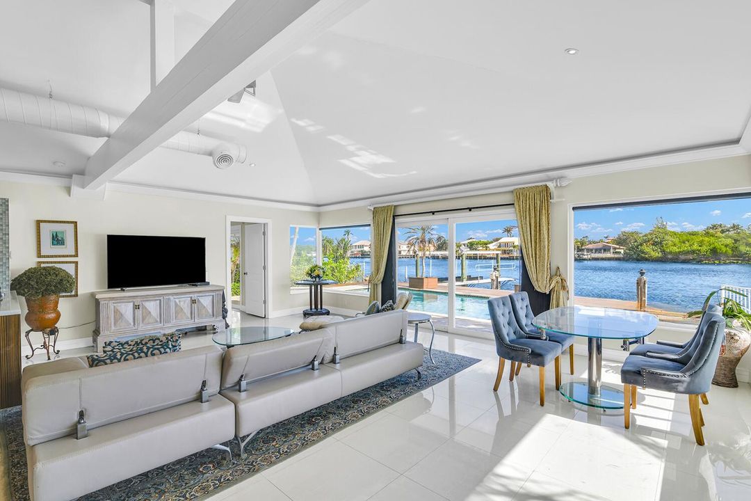 For Sale: $4,899,900 (3 beds, 2 baths, 2234 Square Feet)