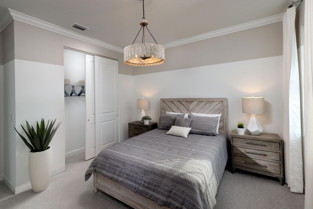 合同活跃: $799,950 (5 贝兹, 4 浴室, 3662 平方英尺)