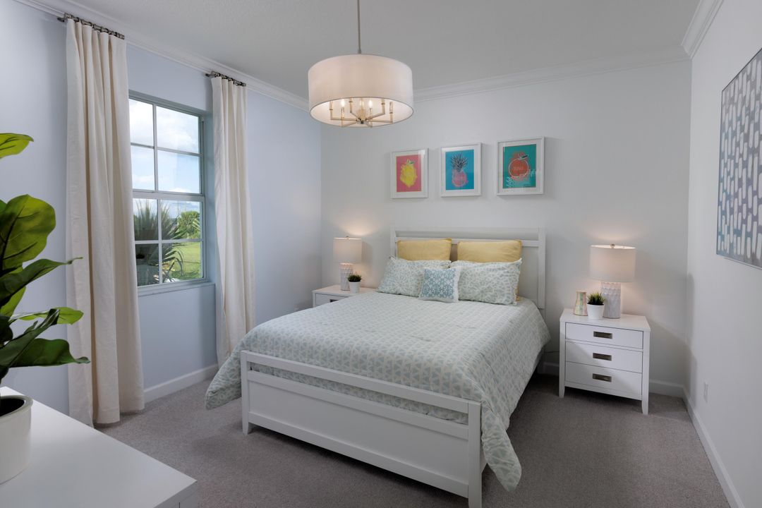 合同活跃: $799,950 (5 贝兹, 4 浴室, 3662 平方英尺)