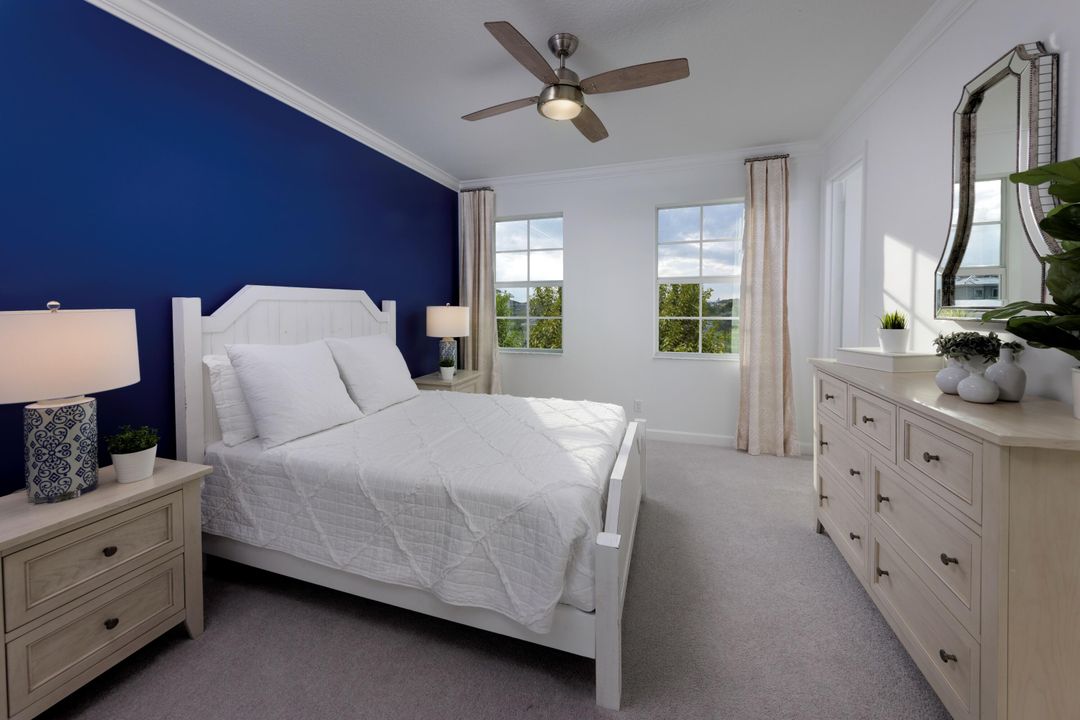 合同活跃: $799,950 (5 贝兹, 4 浴室, 3662 平方英尺)