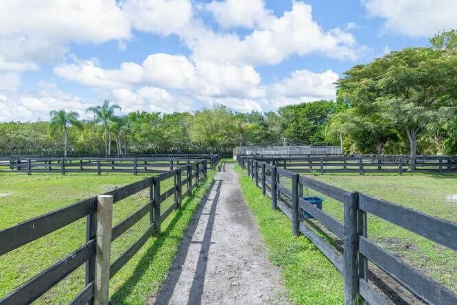 En Venta: $7,950,000 (8 camas, 7 baños, 7230 Pies cuadrados)