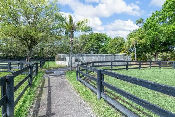 En Venta: $7,950,000 (8 camas, 7 baños, 7230 Pies cuadrados)