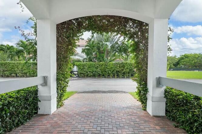 En Venta: $7,950,000 (8 camas, 7 baños, 7230 Pies cuadrados)