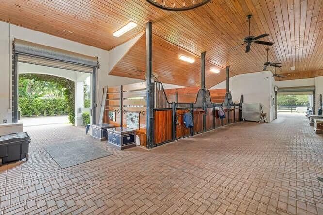 En Venta: $7,950,000 (8 camas, 7 baños, 7230 Pies cuadrados)