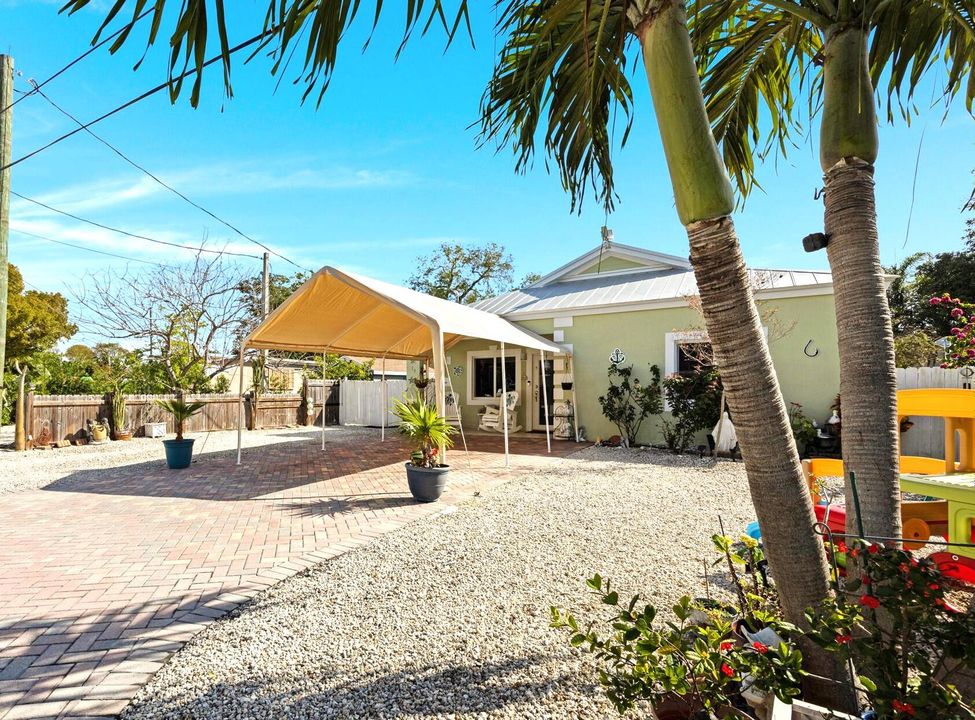 For Sale: $729,000 (3 beds, 2 baths, 1415 Square Feet)