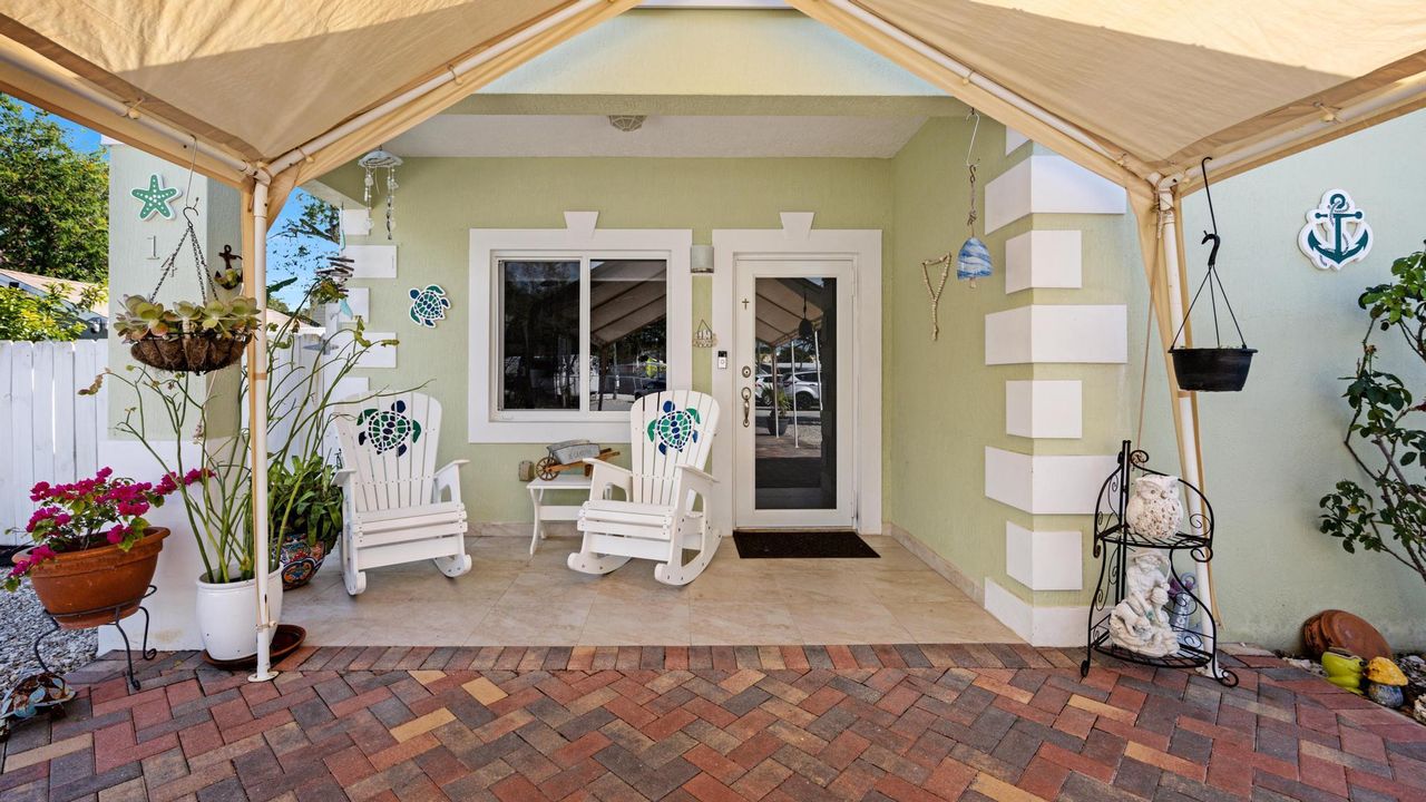 For Sale: $729,000 (3 beds, 2 baths, 1415 Square Feet)