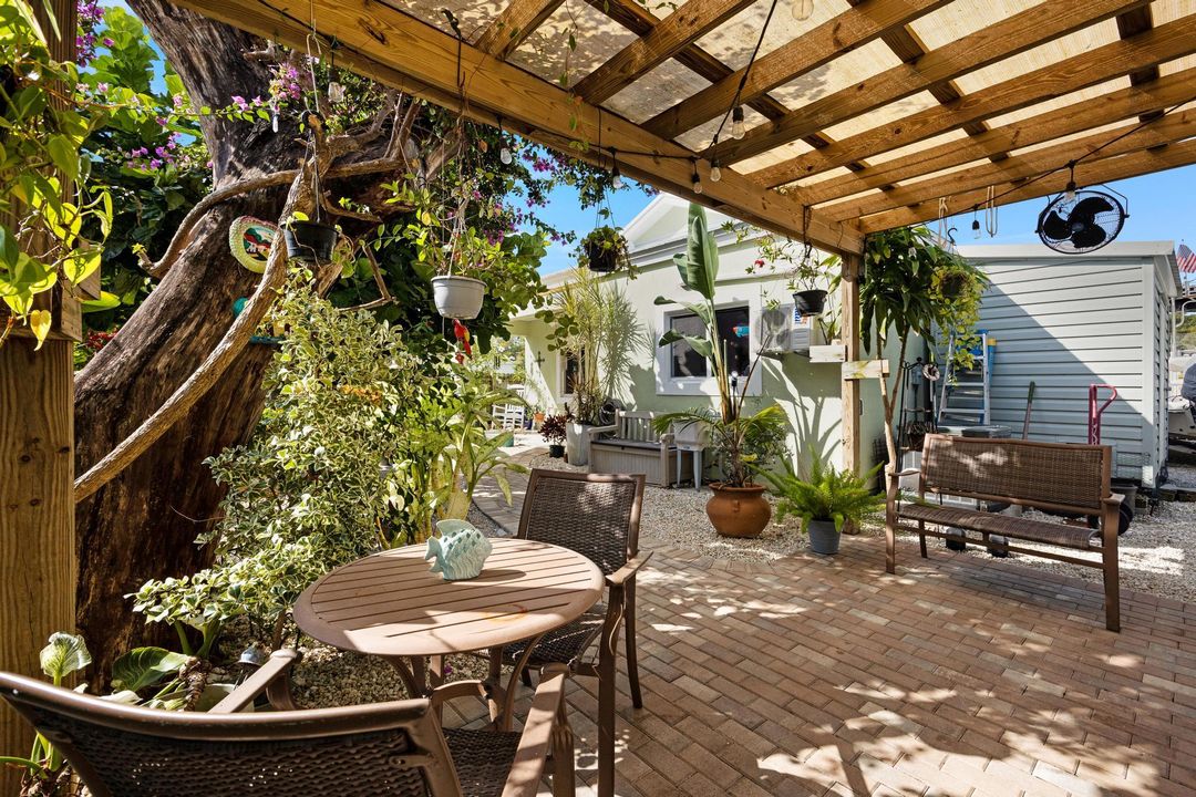 For Sale: $729,000 (3 beds, 2 baths, 1415 Square Feet)