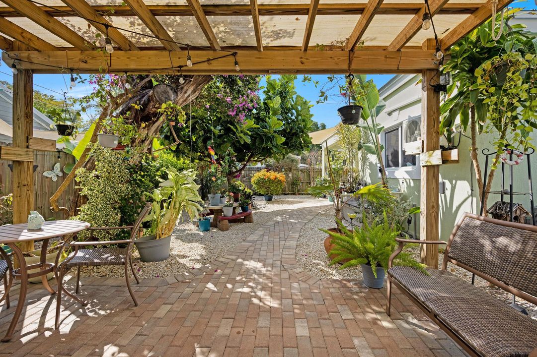 For Sale: $729,000 (3 beds, 2 baths, 1415 Square Feet)