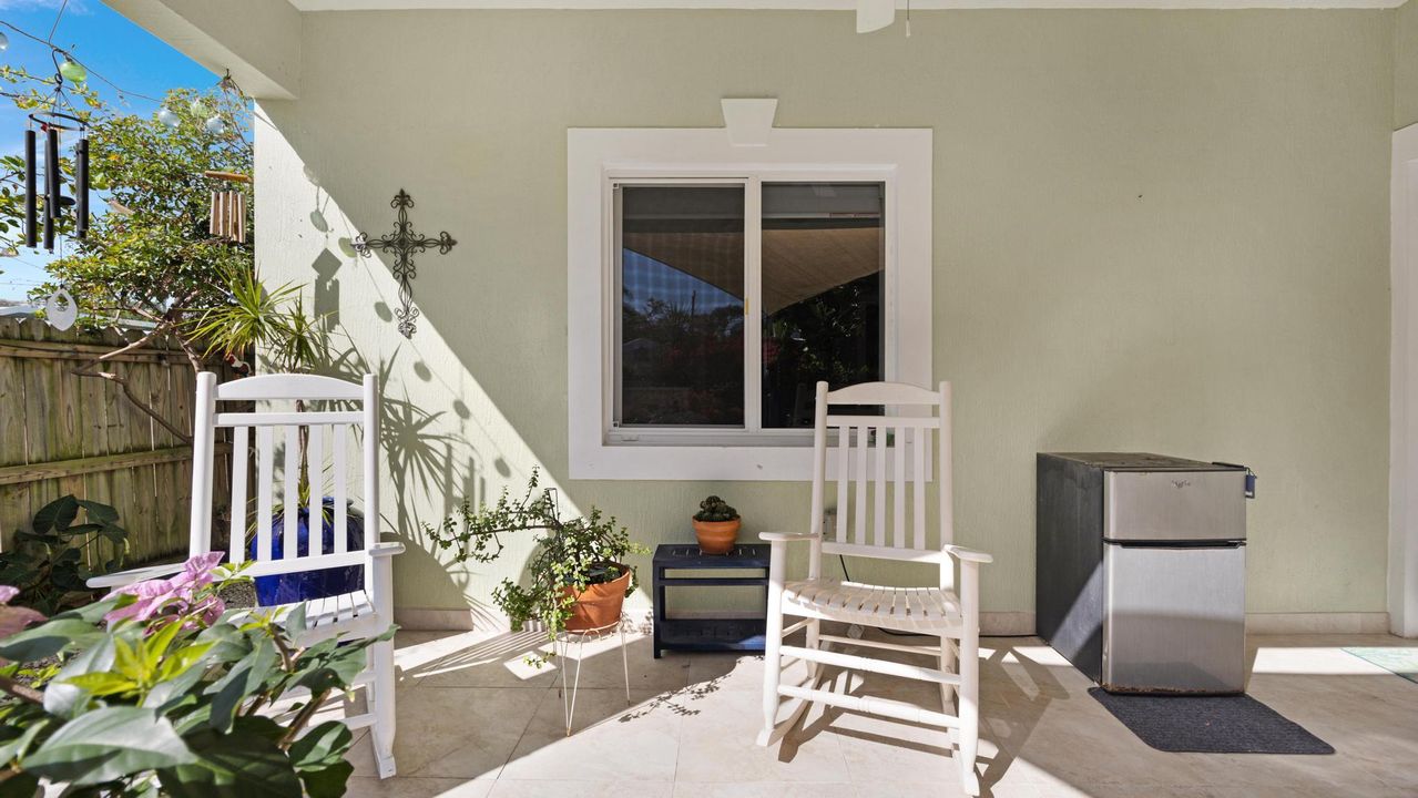 For Sale: $729,000 (3 beds, 2 baths, 1415 Square Feet)