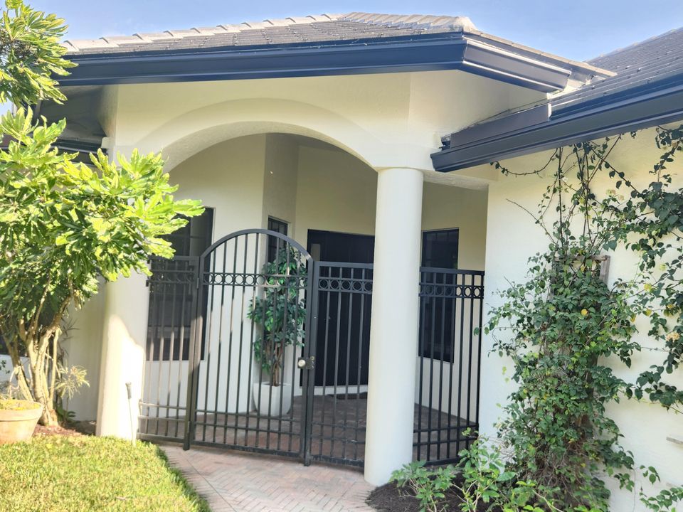 For Sale: $1,870,000 (3 beds, 3 baths, 2017 Square Feet)