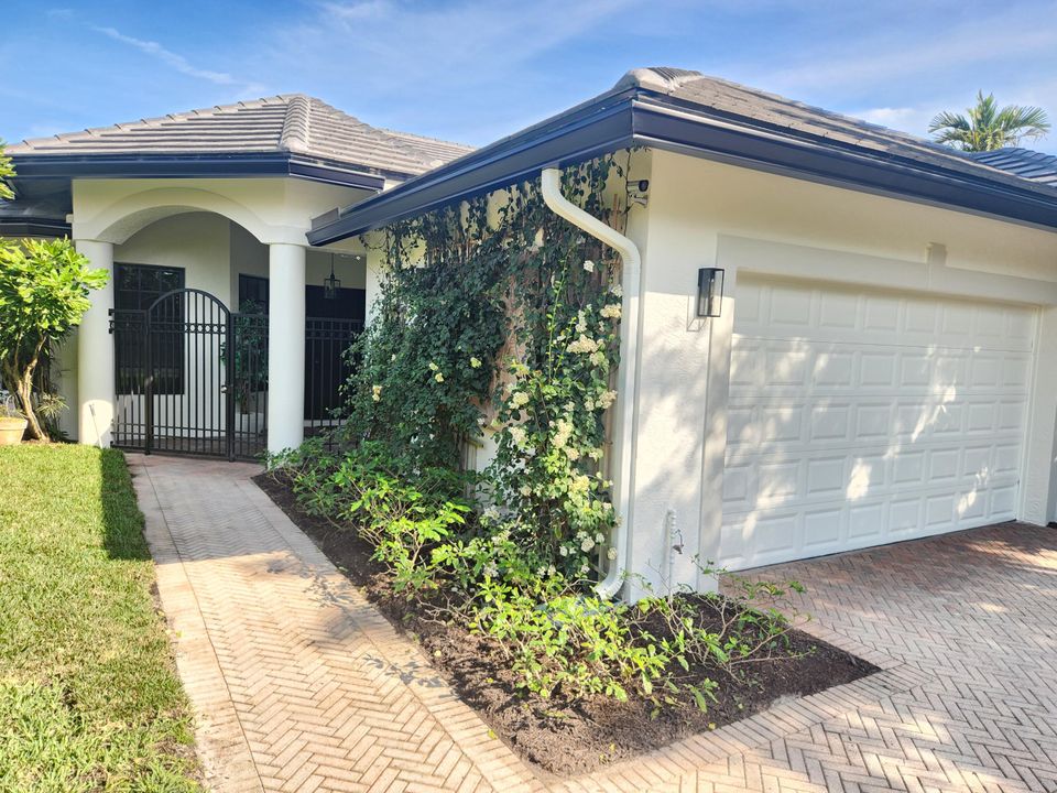 For Sale: $1,870,000 (3 beds, 3 baths, 2017 Square Feet)