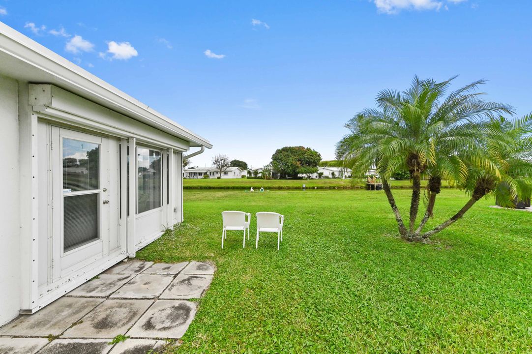 Под контрактом: $185,000 (2 спален, 2 ванн, 969 Квадратных фут)