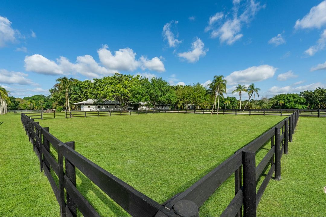 Active With Contract: $2,590,000 (4 beds, 3 baths, 1249 Square Feet)