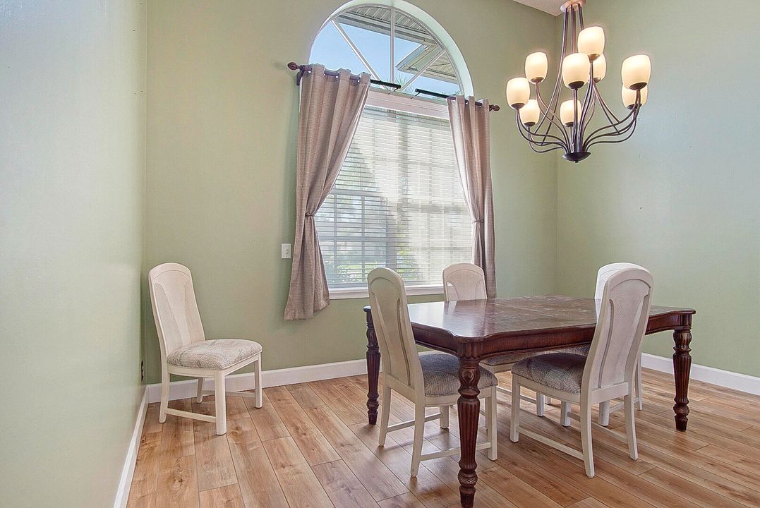 На продажу: $459,000 (3 спален, 2 ванн, 2707 Квадратных фут)