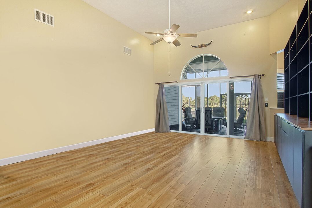 На продажу: $459,000 (3 спален, 2 ванн, 2707 Квадратных фут)