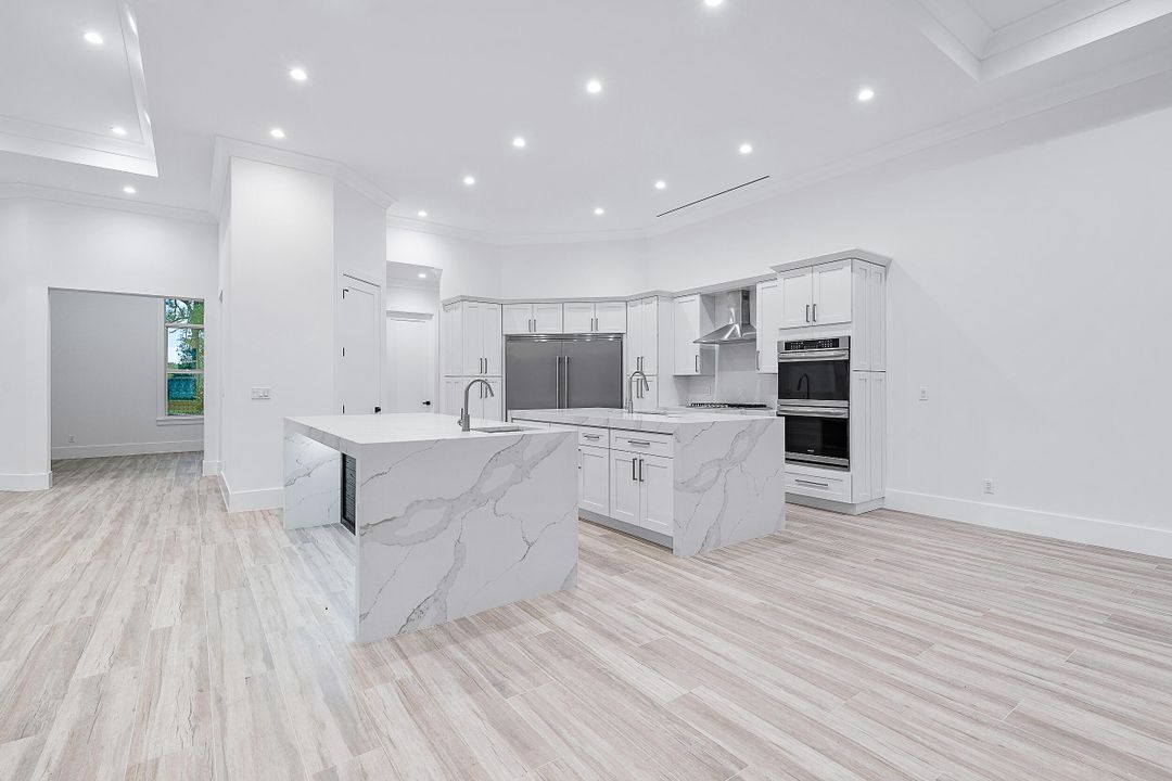 For Sale: $2,125,000 (4 beds, 4 baths, 3801 Square Feet)